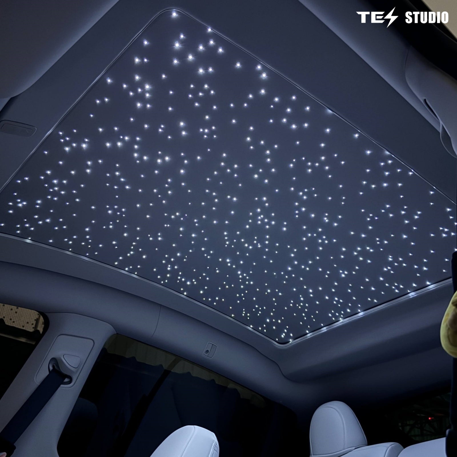 Tesla Model Y Voice-Controlled Starry Sky Electric Sunshade Tesla Model Y Electric Sunshade Tesla Accessories Tesstudio®