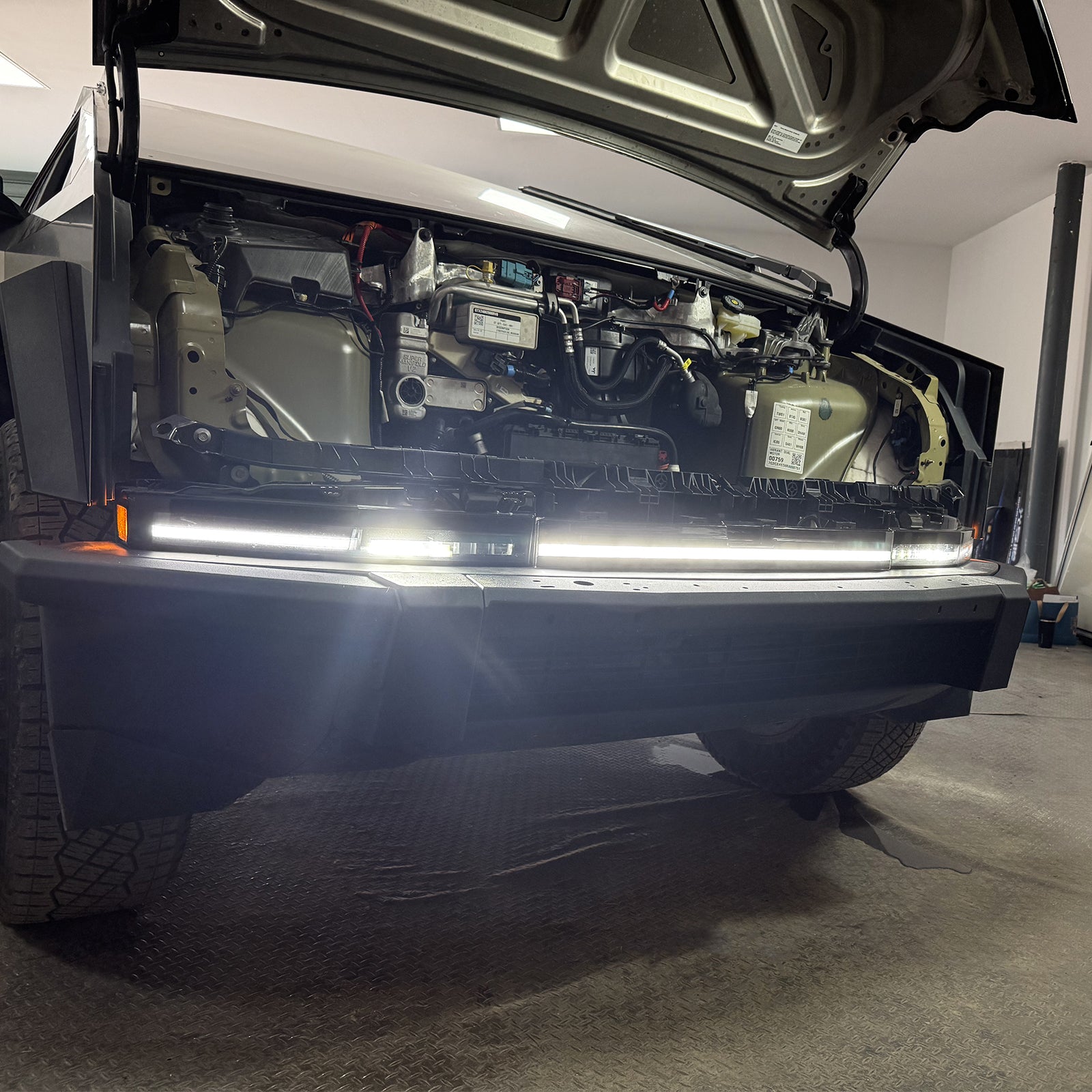 Tesla Cybertruck Off Road Lightbar Roof Spotlights Light LED Lights Off-Road Tesstudio®