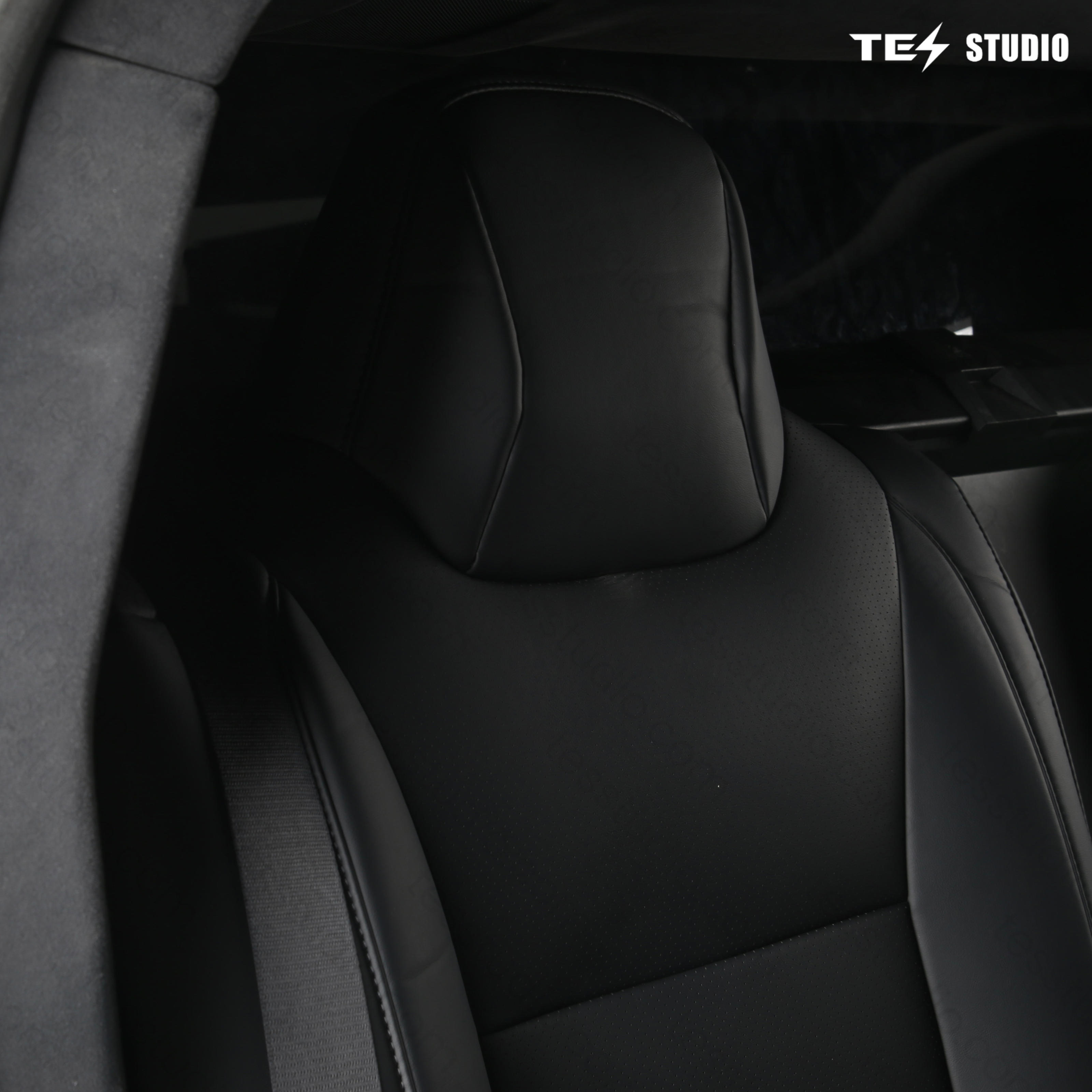 Tesstudio Tesla Accessories Seat Covers NAPPA Leather Full Coverage Seat Protector (Black/White) for  Cybertruck