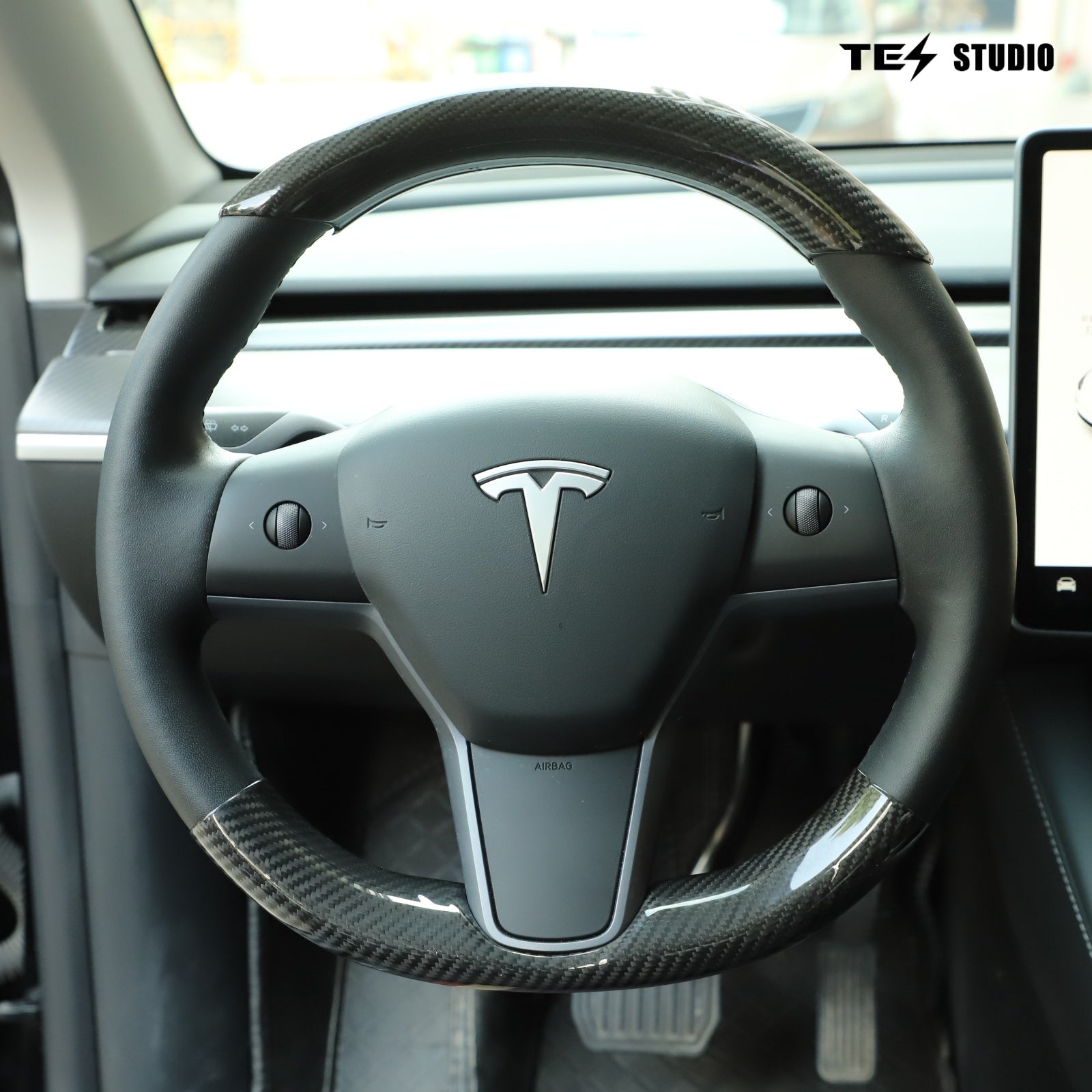 Tesla Model 3/Y Steering Wheel Covers Model 3/Y Upper/Lower Parts Steering Wheel Accessories Tesstudio® (2pcs )